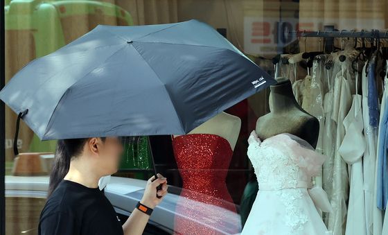 예식장·스드메 비용 2100만원 돌파… 물가상승률 크게 웃돌아
