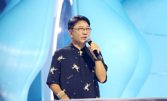 이수만, 2년 5개월 만에 韓 공식석상