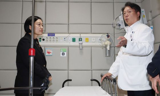 한성숙 총리, 보라매 병원 방문