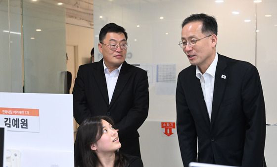 이형일 부총리, K-뉴딜 아카데미 인재육성 현황 점검