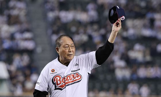 잠실야구장 찾은 김인식 전 감독