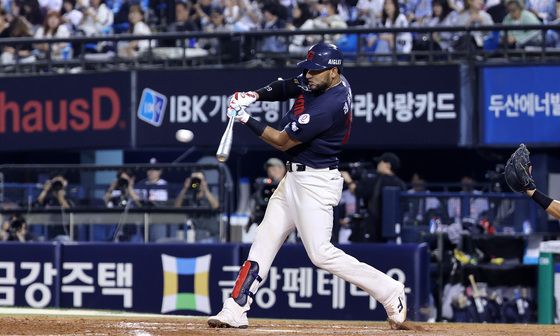 시즌 211번째 안타치는 레이예스