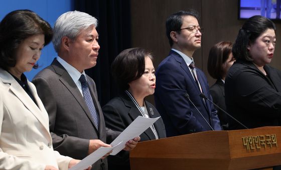 조희대 고발 나선 조국혁신당