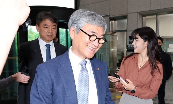 중앙선관위 포렌식 현장 방문하는 선관위 자문위원들