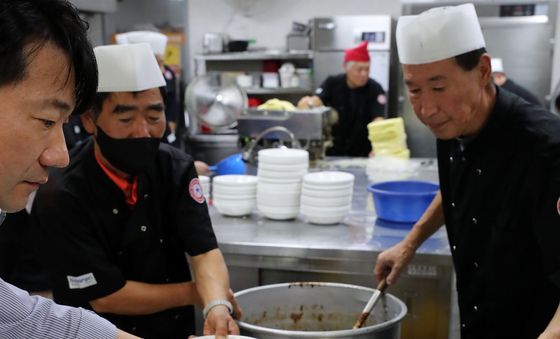 정성껏 담아내는 사랑의 짜장면