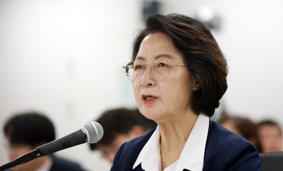 [국감] 의원 질의에 답하는 추미애 지사