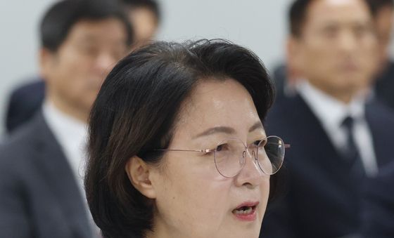 [국감] 의원 질의에 답하는 추미애 지사