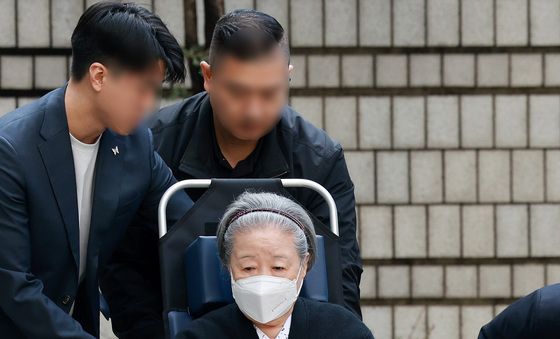 법원 출석하는 한학자 통일교 총재
