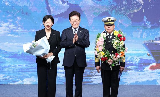 이재명 대통령, 북극항로 시범운항 환영식