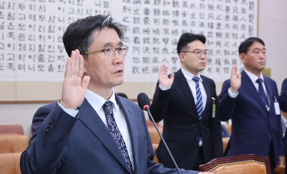 [국감] 선서하는 오동운 공수처장