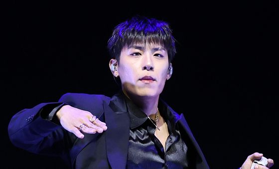 두 번째 미니앨범으로 돌아온 에이비식스 박우진