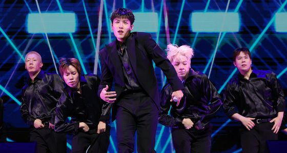 열정적인 무대 펼치는 박우진