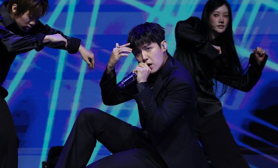 두 번째 미니앨범으로 돌아온 에이비식스 박우진