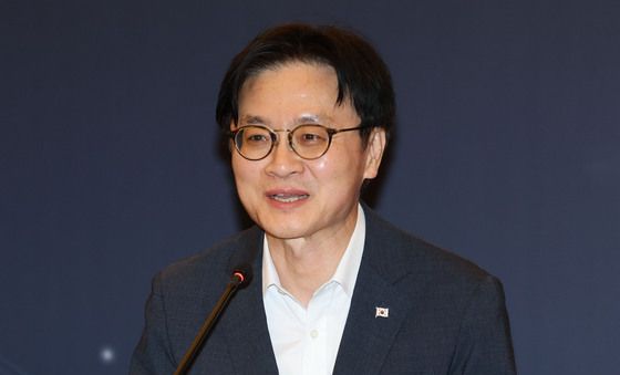발언하는 김정관 장관