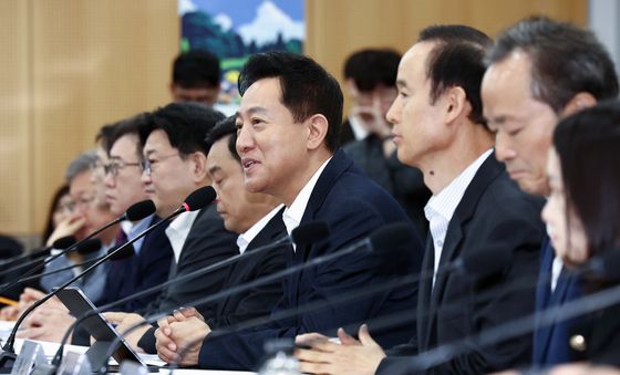 서울시구청장협의회서 모두 발언하는 오세훈 시장