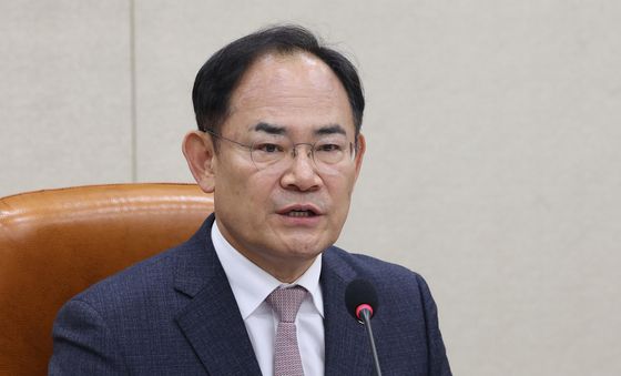 회의 주재하는 임종득 국방위 소위원장