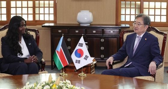 조현 외교부 장관, 남수단 대통령 특사 접견