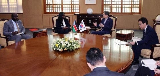 조현 장관, 남수단 대통령 특사 접견