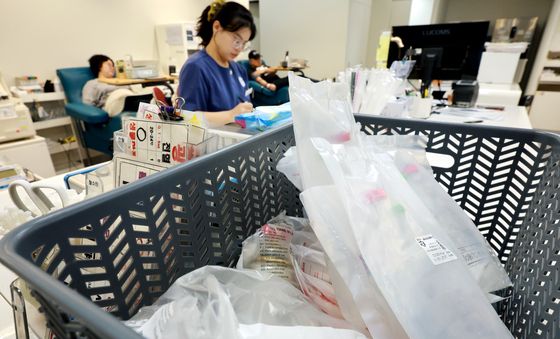 10년 새 헌혈자 25% 감소, 수급 불균형 심화