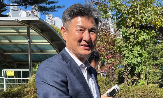 '공직선거법 위반 혐의' 김동욱 도봉구청장, 공판 출석