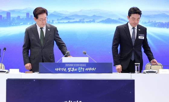 이재명 대통령 '강훈식 비서실장과 함께'