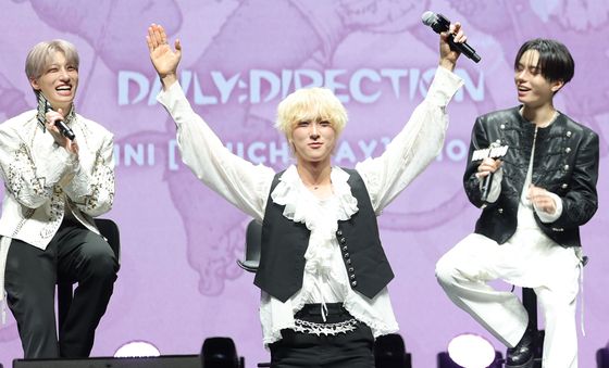 큰 절 올리는 데일리:디렉션 김주형