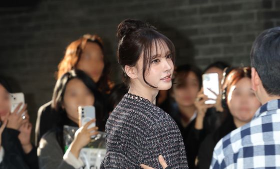 리즈, 셔터를 부르는 미모