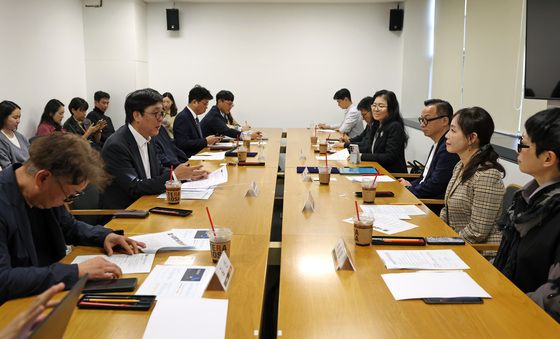 문화예술정책자문위 웹툰 분과 4차 회의 주재하는 최휘영 장관