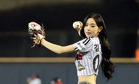 시구하는 트리플에스 김채연