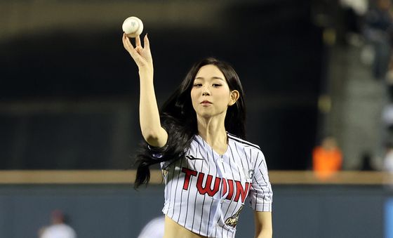 시구하는 트리플에스 김채연