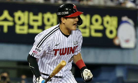 문정빈, 만루다!