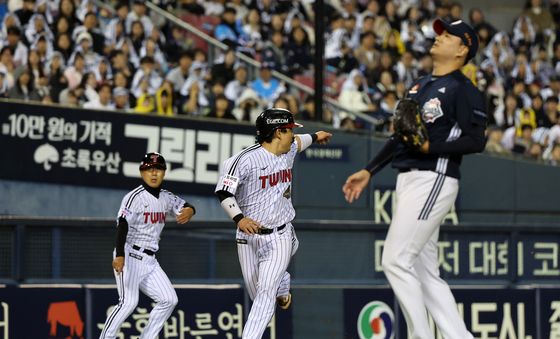 8회말 도망가는 LG