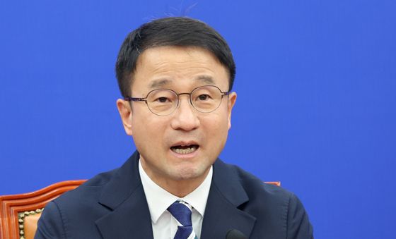 발언하는 한병도 원내대표