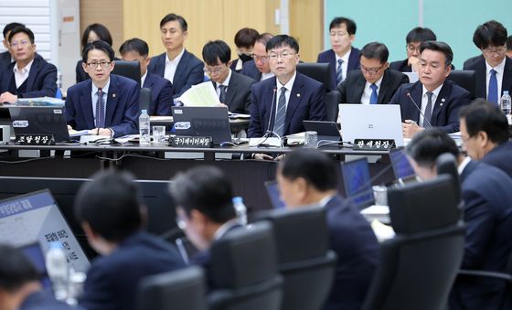 [국감] 답변하는 백승보 조달청장