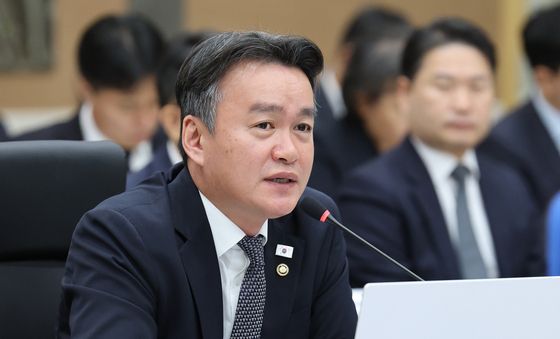 [국감] 국감 답변하는 이종욱 관세청장