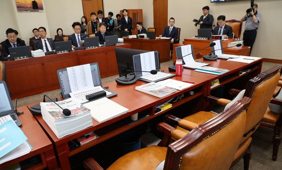 [국감] 국민의힘 없이 진행되는 기후환노위 국정감사