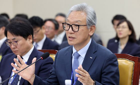 [국감] 답변하는 이상중 한국인터넷진흥원장