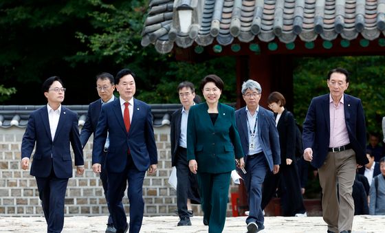 종묘 정전으로 현장시찰 나선 국민의힘 문체위원들