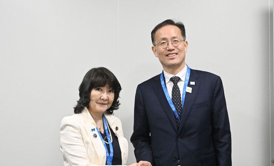 가타야마 사쓰키 日 재무장관 만난 이형일 부총리