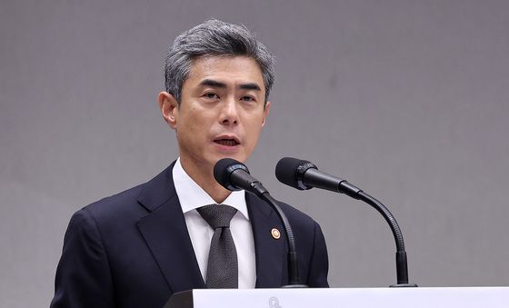 [국감] 업무보고 하는 강신철 국방부 장관