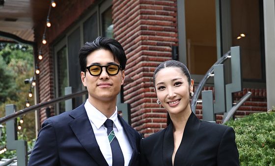 '케데헌' 이재, 예비 신랑과 함께 할아버지 뵈러 왔어요
