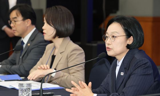 인사말하는 한 총리