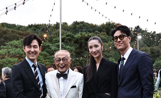 포즈 취하는 이정재·신영균·이재·샘킴 예비부부