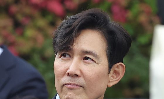 이정재, 아름다운예술인상 참석