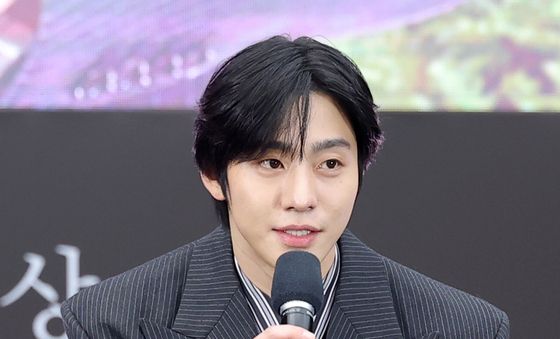 안효섭, 안구정화 비주얼