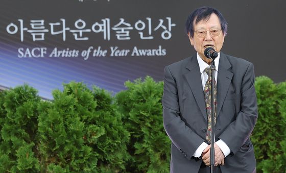 소감 말하는 이석기 감독