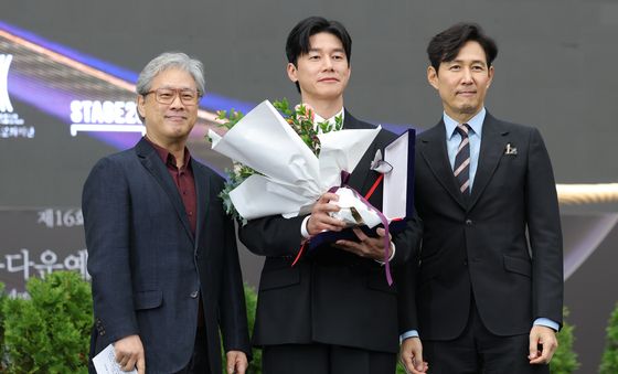 김무열, 박찬욱 감독 이정재와 함께
