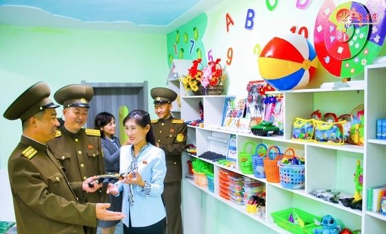 北, 안전원 미담 소개…"곳곳에서 감동의 목소리"