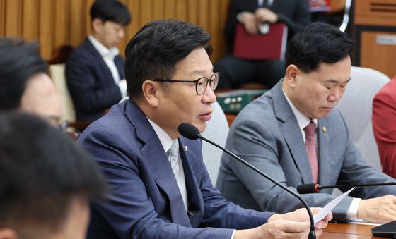 국정감사 대책회의 주재하는 정점식