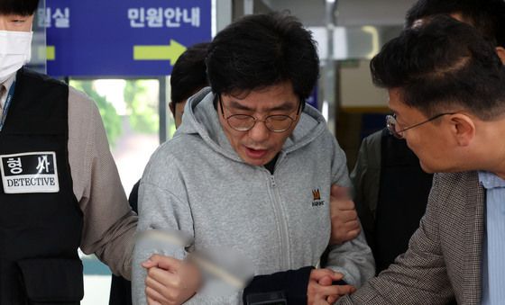 공소청으로 넘겨지는 박용수